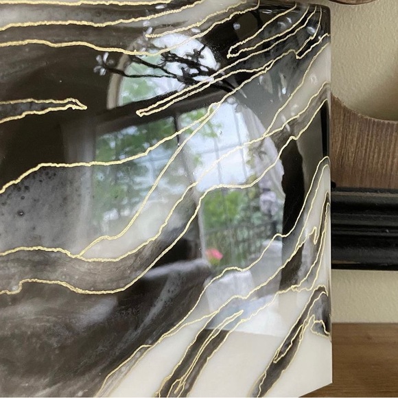 One of a kind resin canvas 8x8 - Picture 3 of 3